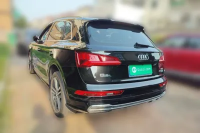 Audi Q5L 2020, 93200 км, за 130733.09 CNY
