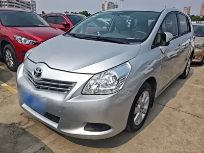 Toyota Verso · 2015 год