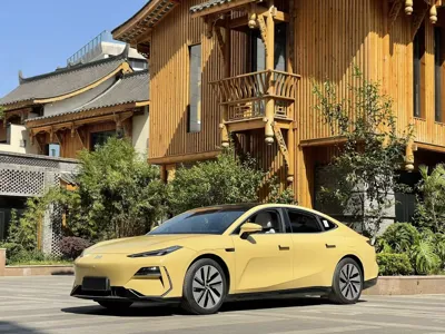 Geely Galaxy E8 · 2024 год