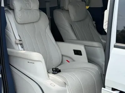 Buick GL8 Hybrid 2024, 40000 км, за 266000 CNY - фото 9
