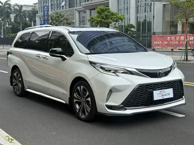 Toyota Granvia 2024, 40000 км, за 246500 CNY