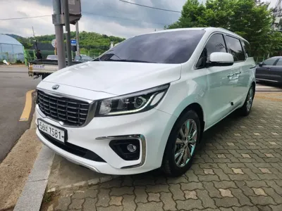 Kia Canival · 2019 год