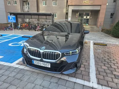 BMW 5-Series · 2025 год