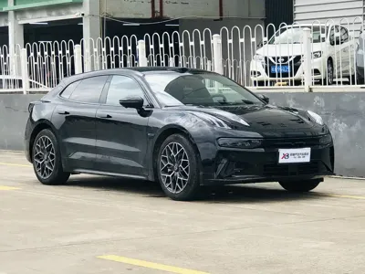 Zeekr 001 2026, 2500 км, за 218000 CNY
