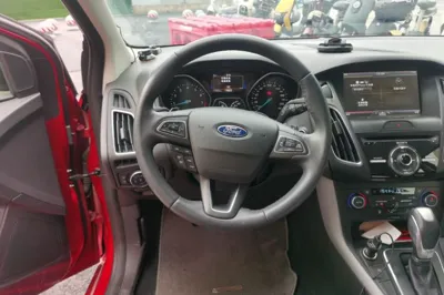 Ford Focus 2015, 11900 км, за 64064.06 CNY - фото 9