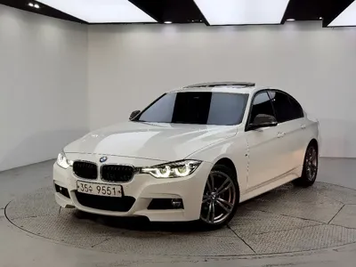 BMW 3-Series · 2018 год