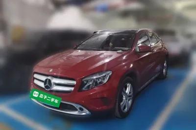 Mercedes-Benz GLA · 2015 год