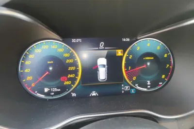 Mercedes-Benz GLC 2021, 92100 км, за 188128.43 CNY - фото 11