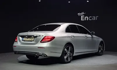 Mercedes-Benz E-Class 2018, 163915 км, за 16700000 KRW