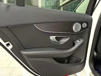 Mercedes-Benz C-Class 2021, 44000 км, за 106000 CNY