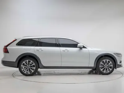 Volvo V90 2025, 6965 км, за 63000000 KRW