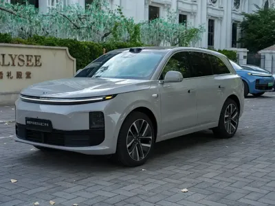 Li Auto Li L6 · 2024 год