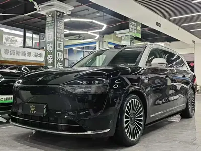 AITO 问界 AITO M9 · 2025 год