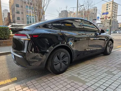 Tesla Model Y 2026, 932 км, за 35540000 KRW