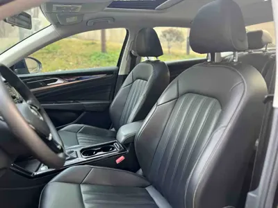 Volkswagen Passat 2019, 73000 км, за 66800 CNY