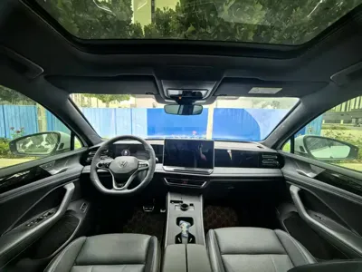 Volkswagen Tiguan L 2025, 14000 км, за 136000 CNY