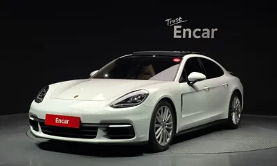 Porsche Panamera · 2018 год