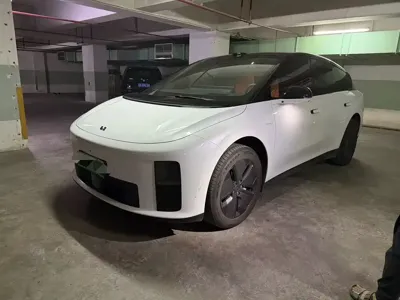 Li Auto 理想i6 · 2026 год