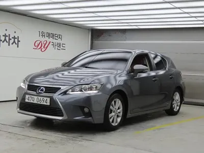 Lexus CT200h · 2015 год