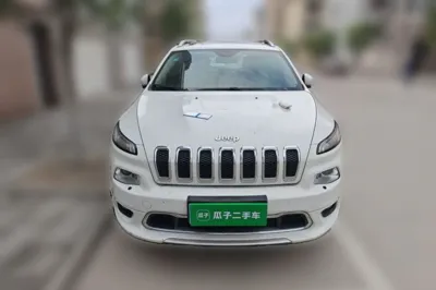 Jeep Cherokee 2017, 132000 км, за 53656.37 CNY