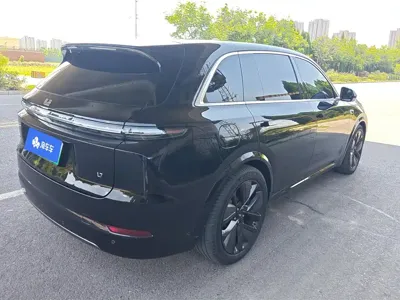 Li Auto Li L7 2025, 28900 км, за 242100 CNY