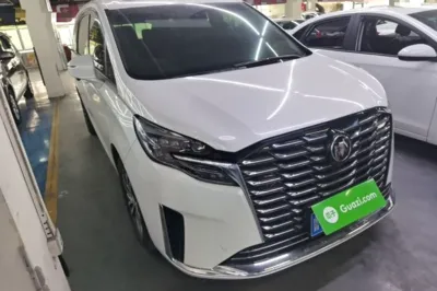 Buick GL8 2023, 130900 км, за 176134.52 CNY