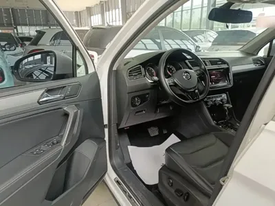 Volkswagen Tiguan L 2018, 106000 км, за 62900 CNY - фото 16