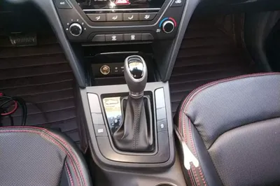 Hyundai Elantra (6th Generation · 2018 год