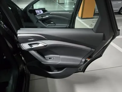 Audi A6 e-tron 2025, 6753 км, за 84900000 KRW - фото 13