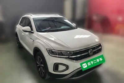 Volkswagen T-Roc 2025, 9100 км, за 107278.75 CNY