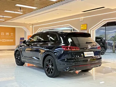 Volkswagen Touareg 2020, 59000 км, за 242800 CNY