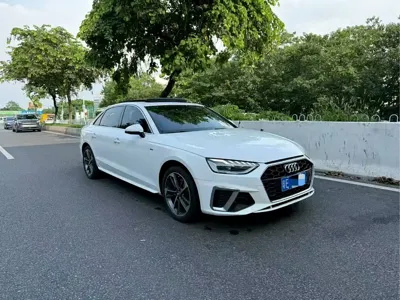 Audi A4L 2021, 150000 км, за 115000 CNY