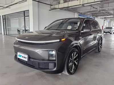 Li Auto Li L8 · 2023 год