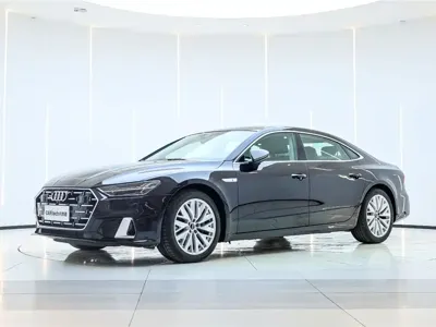Audi A7L 2024, 62699 км, за 240000 CNY - фото 1