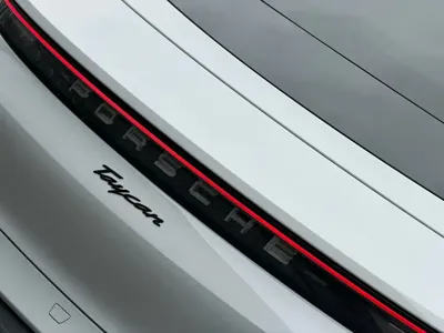 Porsche Taycan 2021, 59000 км, за 388800 CNY - фото 8