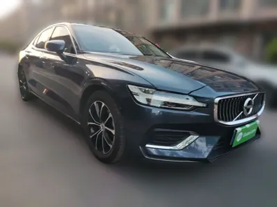 Volvo S60 2022, 64100 км, за 101839 CNY