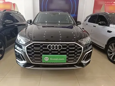 Audi Q5L 2023, 49100 км, за 200200 CNY