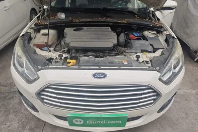 Ford Escort 2017, 64000 км, за 36838.2 CNY - фото 17