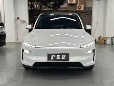 Tesla Model Y 2025, 6200 км, за 278000 CNY
