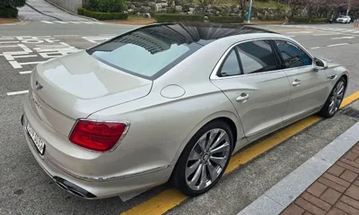 Bentley Flying Spur 2022, 19799 км, за 230000000 KRW