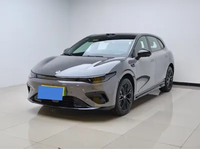 Leapmotor 零跑Lafa5 · 2025 год