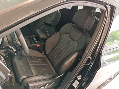 Audi Q5L 2024, 6200 км, за 251100 CNY - фото 15