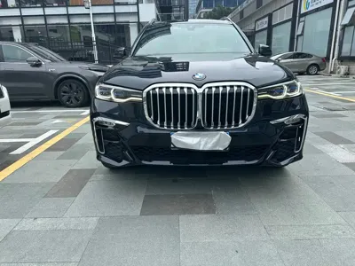 BMW X7 2021, 69000 км, за 388000 CNY