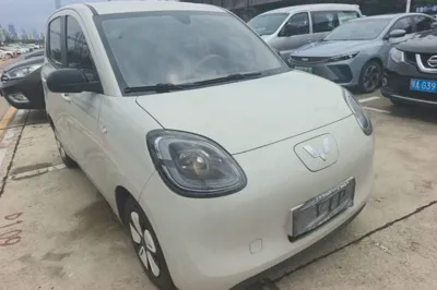 Wuling Hongguang MINIEV 2025, 5600 км, за 49135.72 CNY