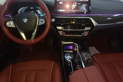 BMW 5 Series New Energy 2022, 36400 км, за 230344.11 CNY - фото 19