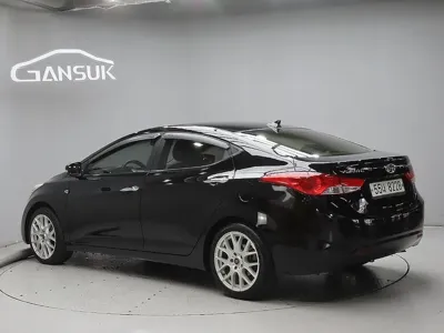 Hyundai Avante 2011, 130000 км, за 3500000 KRW