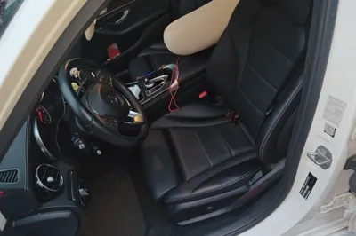 Mercedes-Benz C-Class 2017, 62400 км, за 94083.89 CNY - фото 15