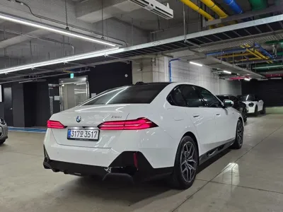 BMW 5-Series 2025, 3574 км, за 33680000 KRW
