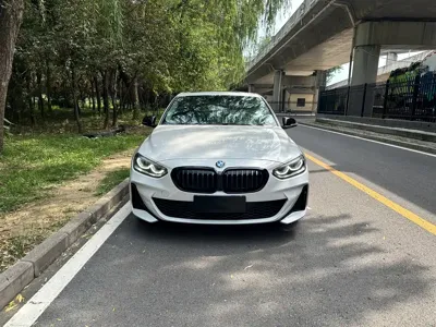 BMW 1 Series 2022, 22000 км, за 92000 CNY