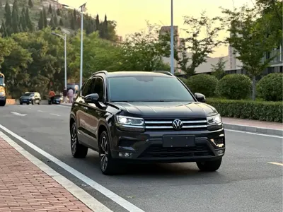 Volkswagen Tharu 2023, 18000 км, за 147800 CNY